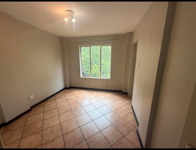 2 BEDROOM PROPERTY TO RENT IN DIE HOEWES